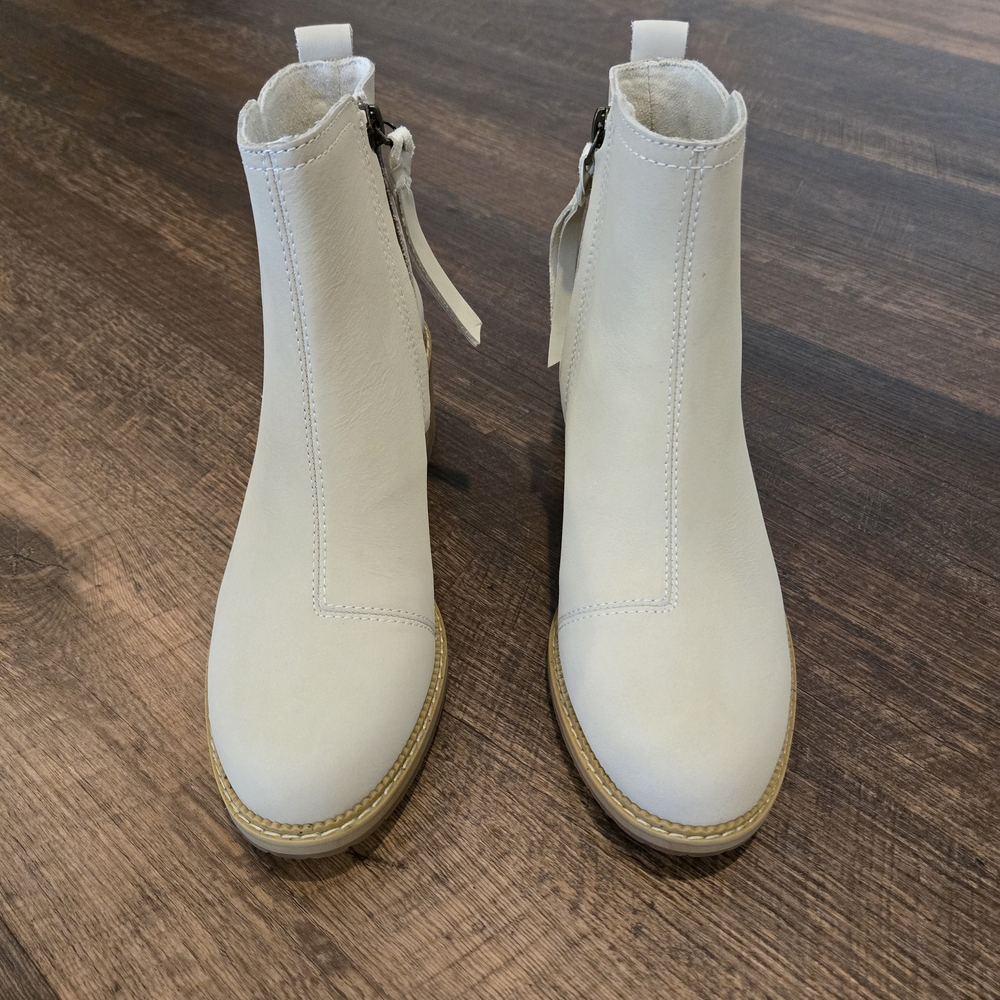 Toms Cream Leather Side Zip Block Heel Ankle Boots - Picture 2 of 7